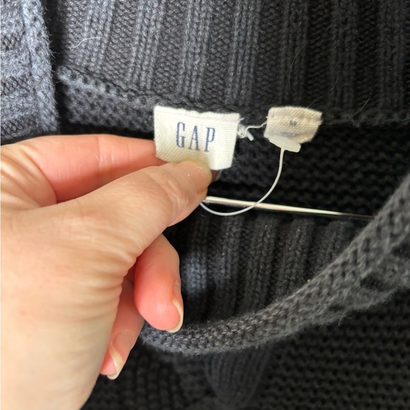 Gap black oversize cable knit mock neck sweater medium - Picture 2 of 4